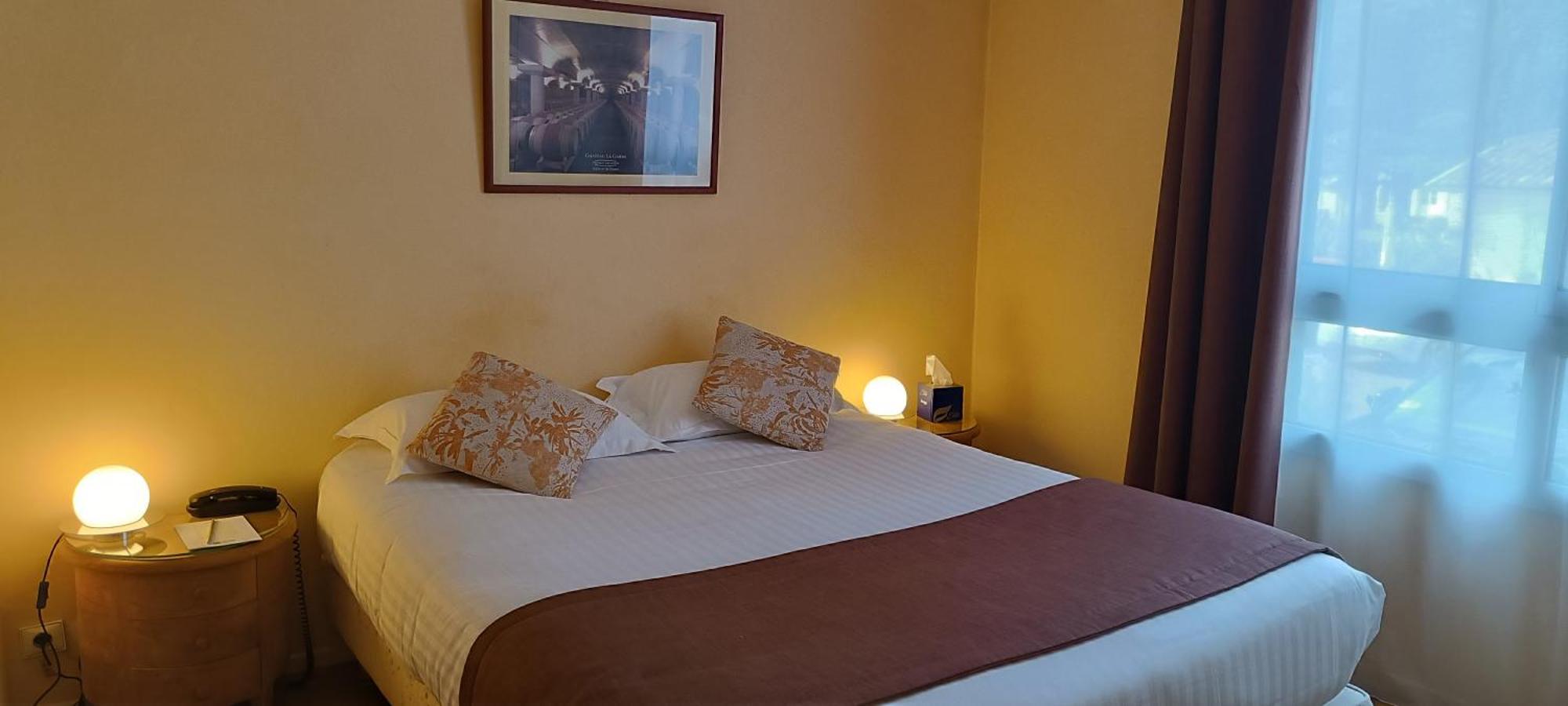 Pey La Tour - Logis & Restaurant Salleboeuf